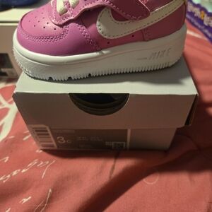Nike Kids Sneakers in Pink and White